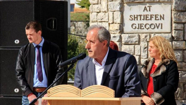 Ç’ËSHTË ATDHEU – Poezi nga Sabit Rrustemi