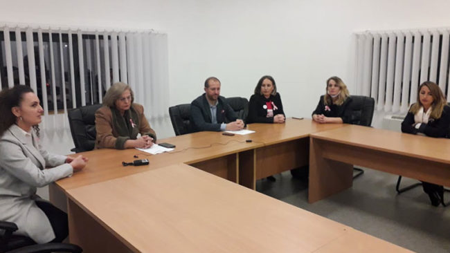 Në Gjilan mbahet ligjëratë vetëdijësuese për rrezikun e kancerit të gjirit