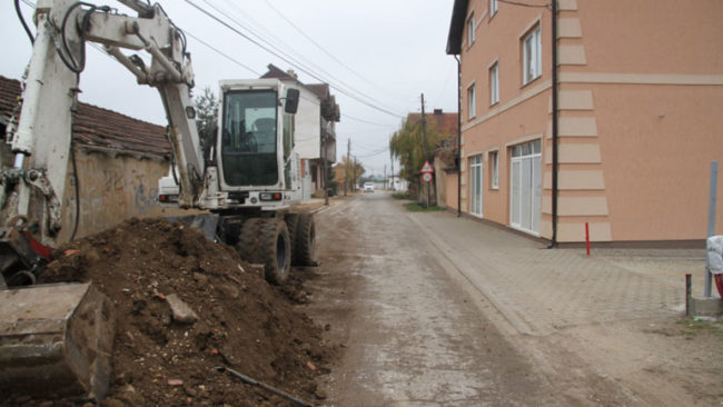 Kryetari i Vitisë vizitoi Kabashin për të parë nga afër projektet që po realizohen