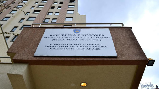 Institucionet e Kosovës janë duke u angazhuar për të ndihmuar evakuimin e shtetasve kosovarë nga Afganistani