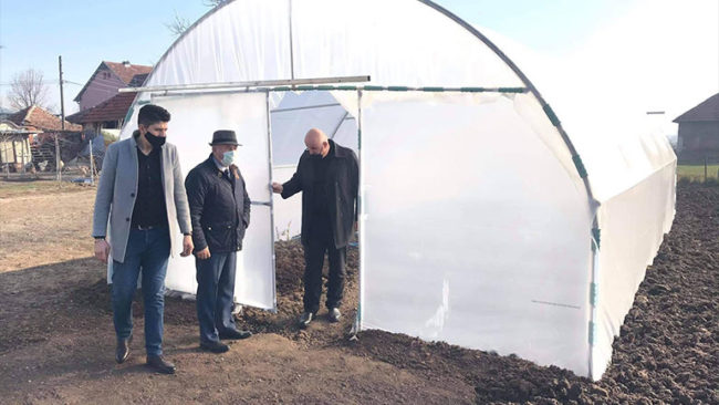127 familje vitiase përfitojnë serra familjare në madhësi prej 50m2