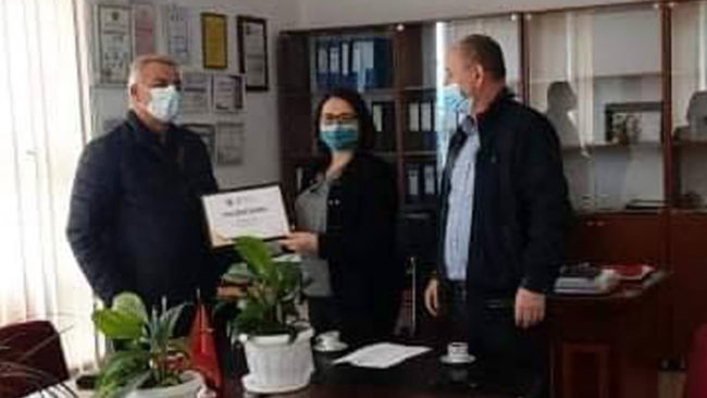 Komuna e Vitisë iu ndanë mirënjohje mërgimtarëve vitias për ndihmën e dhënë gjatë pandemisë