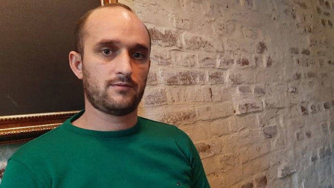 Mungesa e veprimit institucional detyron qytetarët e fshatit Uglar të pastrojnë deponitë ilegale
