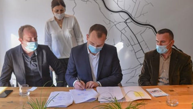 Kryetari Kastrati nënshkruan marrëveshje mirëkuptimi me Agjencinë për Ndihmë Juridike Falas
