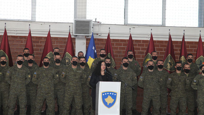 U.d. Presidentja Vjosa Osmani iu adresua ushtarakëve të FSK-së