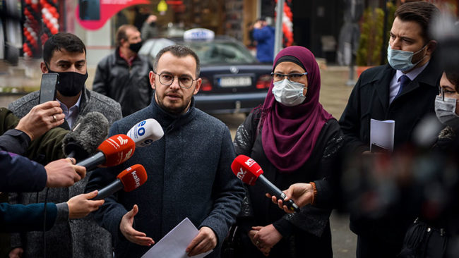 Deputetët e Lëvizjes Vetëvendosje dorëzuan kallëzim penal në Prokurorinë Speciale