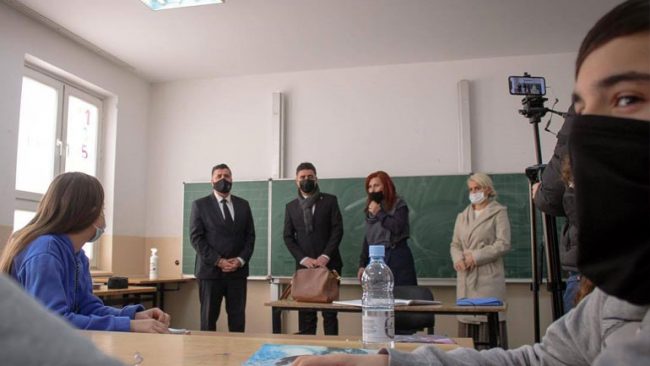 Në dy javët e para, asnjë rast i infeksionit me COVID-19 në shkollat e Gjilanit