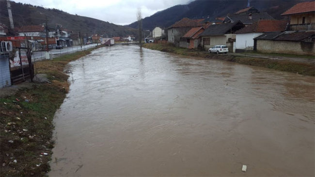 Pamje nga Uglari i Gjilanit pas reshjeve të mbrëmshme shiu e bore