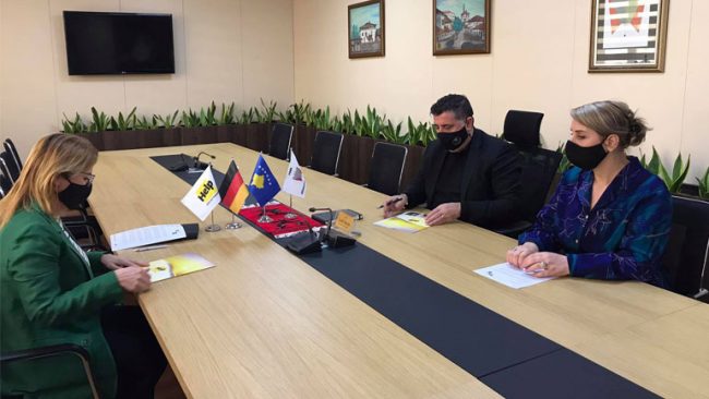 Haziri: Përmes granteve nga Fondi i Mileniumit do të ndihmohen 25 gra ndërmarrëse në Gjilan
