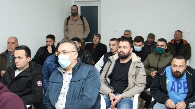 Vetëvendosje: Mbështetje masive në fshatin Zhegër