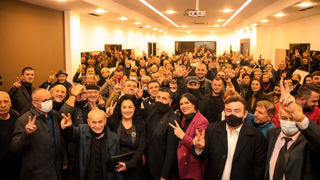 LDK: Kjo është përkrahja e jashtëzakonshme e familjes së Valentina Bunjaku-Rexhepit për LDK-në