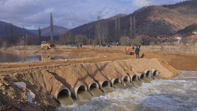 Qytetarët e 10 fshatrave të bllokuara si pasojë e rrënimit të urës në Hajnoc, tani mund të lëvizin lirshëm
