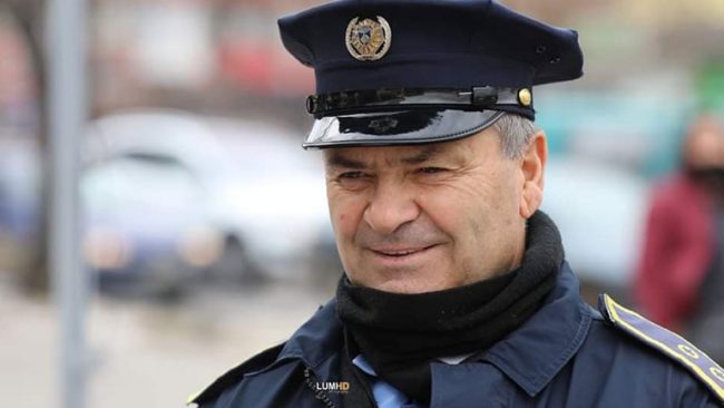 Kapet me substancë të dyshuar narkotike, arrestohet nga policia