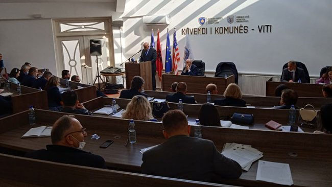 U diskutua mbi punën njëvjeçare të kryetarit  të komunës
