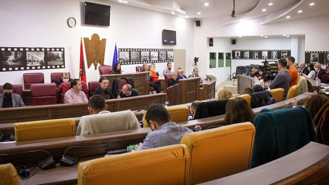 Ismajli: Asnjëherë dhe askund nuk kemi bërë ndasi politike në investime