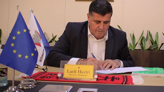 Gjilani dhe YIHR-KS nënshkruajnë memorandum bashkëpunimi për pjesëmarrjen aktive të të rinjve në drejtësi