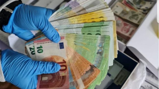 Policia e Kosovës konfiskon para që dyshohet se janë fituar në mënyrë të kundërligjshme (FOTO)