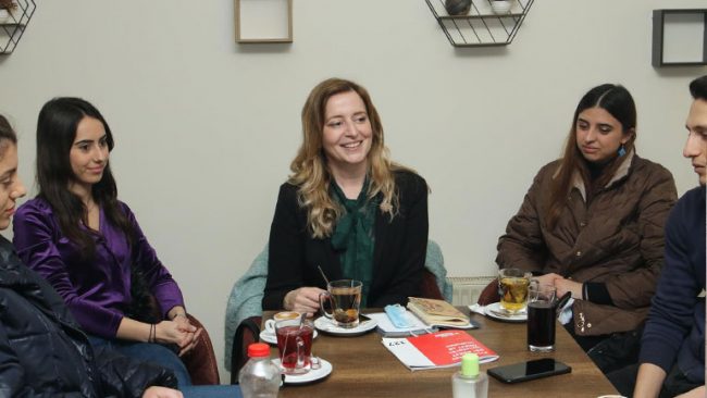 Vetëvendosje: Rinia është thesari vendit