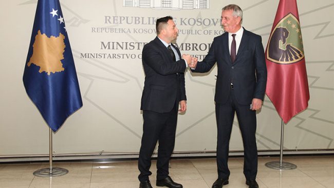 Armend Mehaj pranoi zyrtarisht detyrën e Ministrit të Mbrojtjes