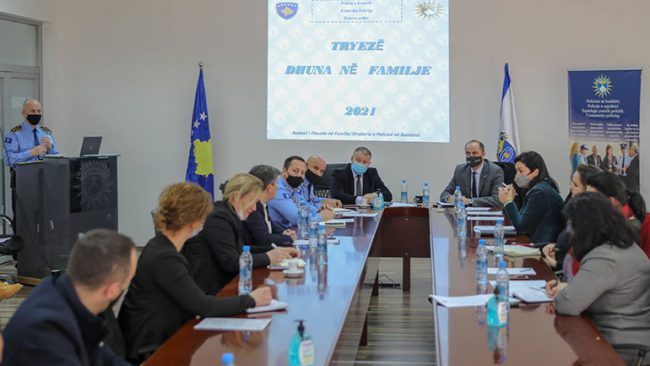 Tryezë e përbashkët që kishte në fokus bashkëpunimin në parandalim të dhunës në familje