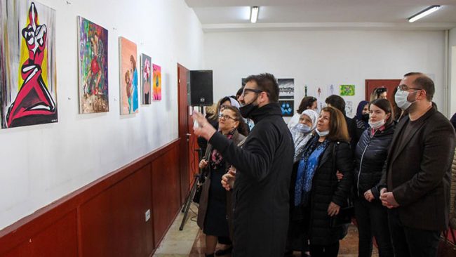Në Gjilan hapet ekspozita “Ne jemi pranvera”, dedikuar grave të dëshmorëve