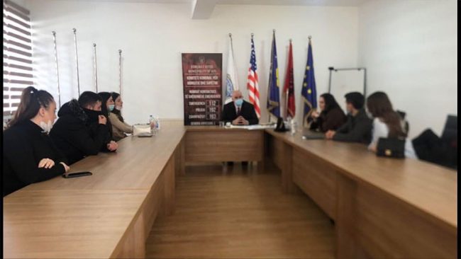 Angazhimi i të rinjve përmes projektit “Up to Youth” përkrahet edhe nga kryetari i Vitisë