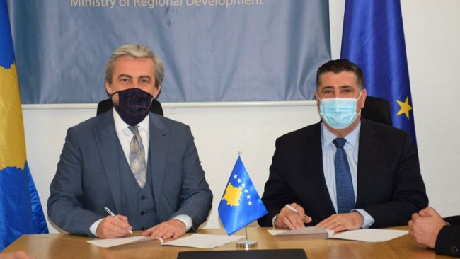 Haziri e Kervan nënshkruajnë marrëveshje për ndërtimin e Qendrës Kulturore për Komunitete në Gjilan