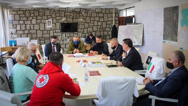 Lutfi Haziri: 92 qytetarë janë në hospitalizim, apeloj për respektim të masave anti-COVID-19