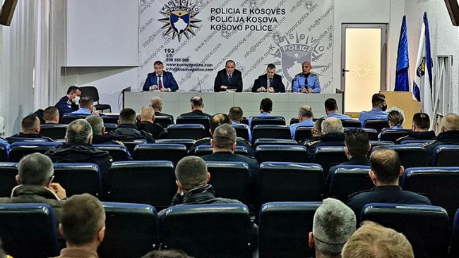 Drejtori i Përgjithshëm i PK-së realizon një takim zyrtar në Drejtorinë Rajonale të Prishtinës
