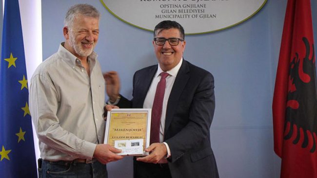 Haziri i jep mbështetje Fondacionit ‘Vjosa’, për lehtësimin e jetesës së fëmijëve autikë