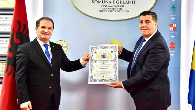Lutfi Haziri nderohet me titullin “Anëtar Nderi” i Fondacionit ndërkombëtar “Papa Clementi XI-Albani”