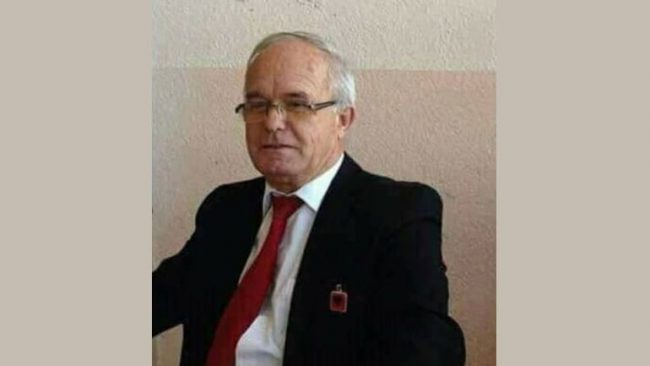 Kryetari Haliti ngushëllon familjen Metushi