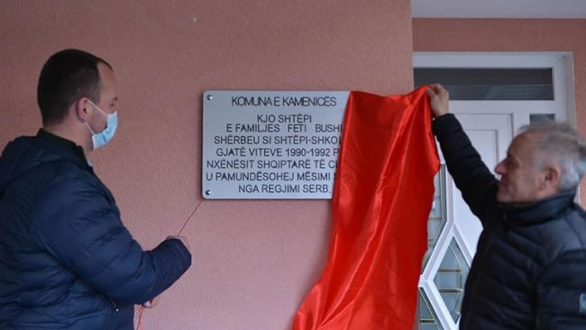 Vendosen pllaka përkujtimore në shtëpitë shkolla që ishin të hapura në vitet e nëntëdhjeta