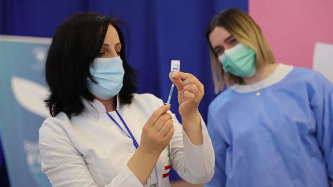 Instituti Kombëtar i Shëndetësisë Publike u bën thirrje qytetarëve që të vaksinohen