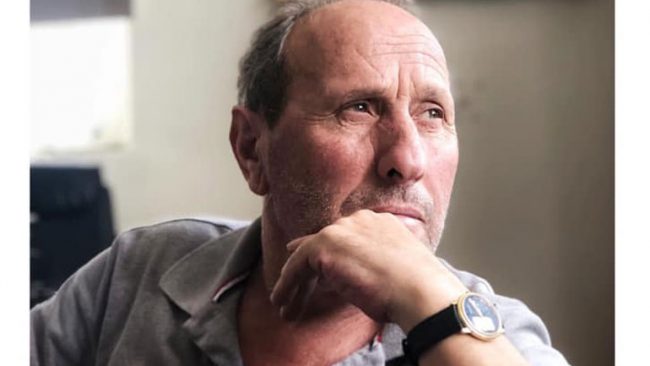 Lutfi Haziri ngushëllon familjen Haziri me rastin e ndarjes nga jeta të organizatorit të Teatrit të Gjilanit, Raif Haziri