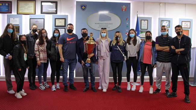 Kryetari Haziri priti në takim ‘vashat e arta të Gjilanit’ – KV Drita