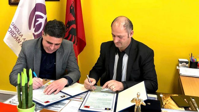 Gjilani dhe Tirana nënshkruajnë marrëveshje binjakëzimi për shkollat e artit