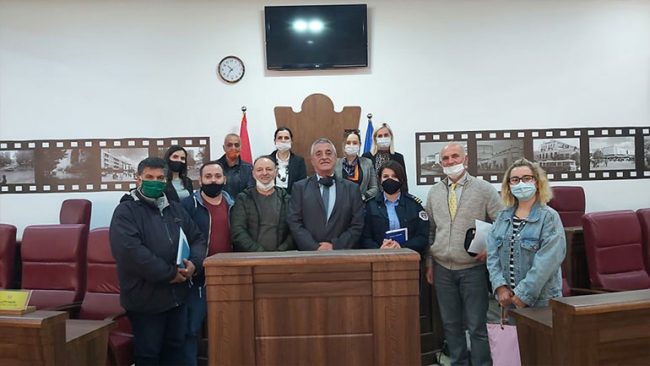 Komiteti për komunitete shprehet i kënaqur që problemi i fshatit Shillovë me kafiteritë është zgjidhur