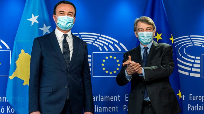 Kryeministri Kurti u prit në takim nga presidenti i Parlamentit Evropian, David Sassoli