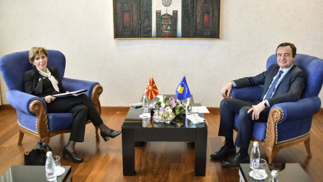 Kryeministri Kurti priti në takim ambasadoren e Maqedonisë së Veriut në Kosovë, Shpresa Jusufi
