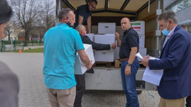 Kamenicë: Shpërndahen 50 pako ushqimore për familjet në nevojë