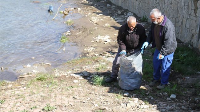 Vazhdon aksioni i pastrimit në qytetin e Vitisë