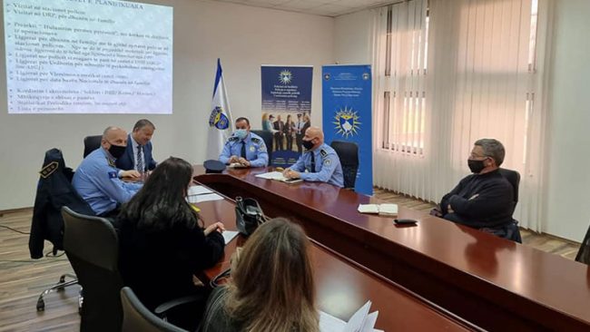 Policia e Kosovës mban takim koordinues/analizues rreth rasteve të “dhunës në familje”