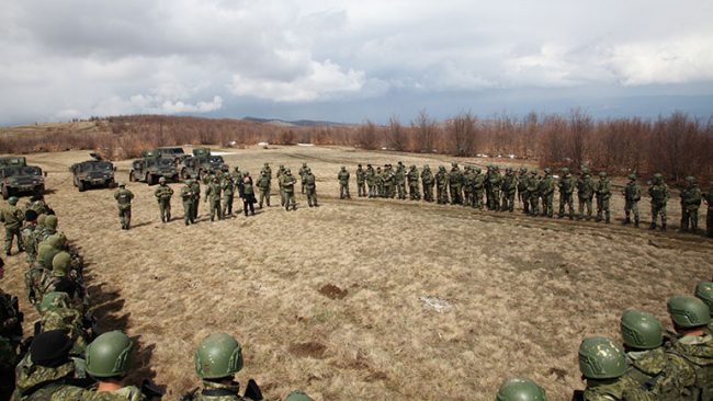 Ministri Mehaj përcjellë nga afër operacionet stërvitore të Regjimentit të Parë të Këmbësorisë në UF “Iron 1 Alfa”