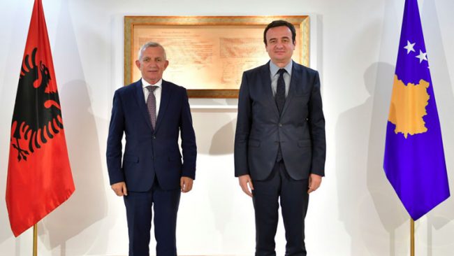 Kryeministri Kurti priti në takim ambasadorin Minxhozi