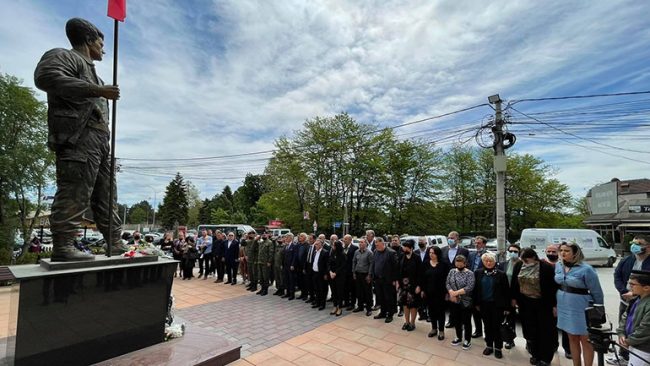 Gjilani nderon veprën e lavdishme të heroit të kombit, Abdullah Tahiri