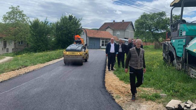 Në Smirë të Vitisë u asfaltuan dy degëzime të rrugës “ Hetem Pajaziti”