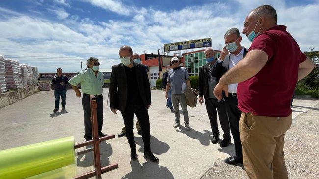 Ndihmohen 261 fermerë me foli plastike për serra familjare