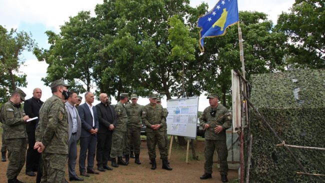 Ministri Mehaj inspektoi njësinë e FSK-së  në operacionin e deminimit në Seçishtë të Hani të Elezit