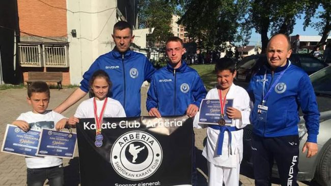 Klubi i Karatesë “Arbëria” fitoi tri medalje në turneun memorial “Haki Ibërdemaj”